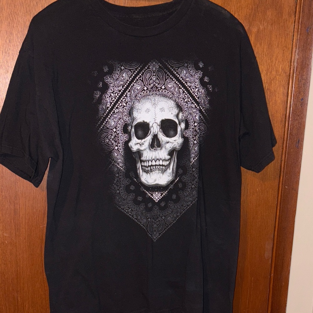 Black Skull Graphic T-Shirt